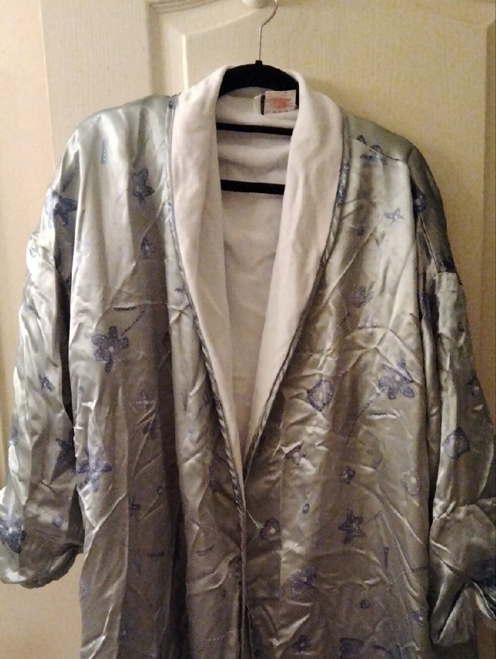 Jessica Long And Cozy House Robe - Picture 6 of 13
